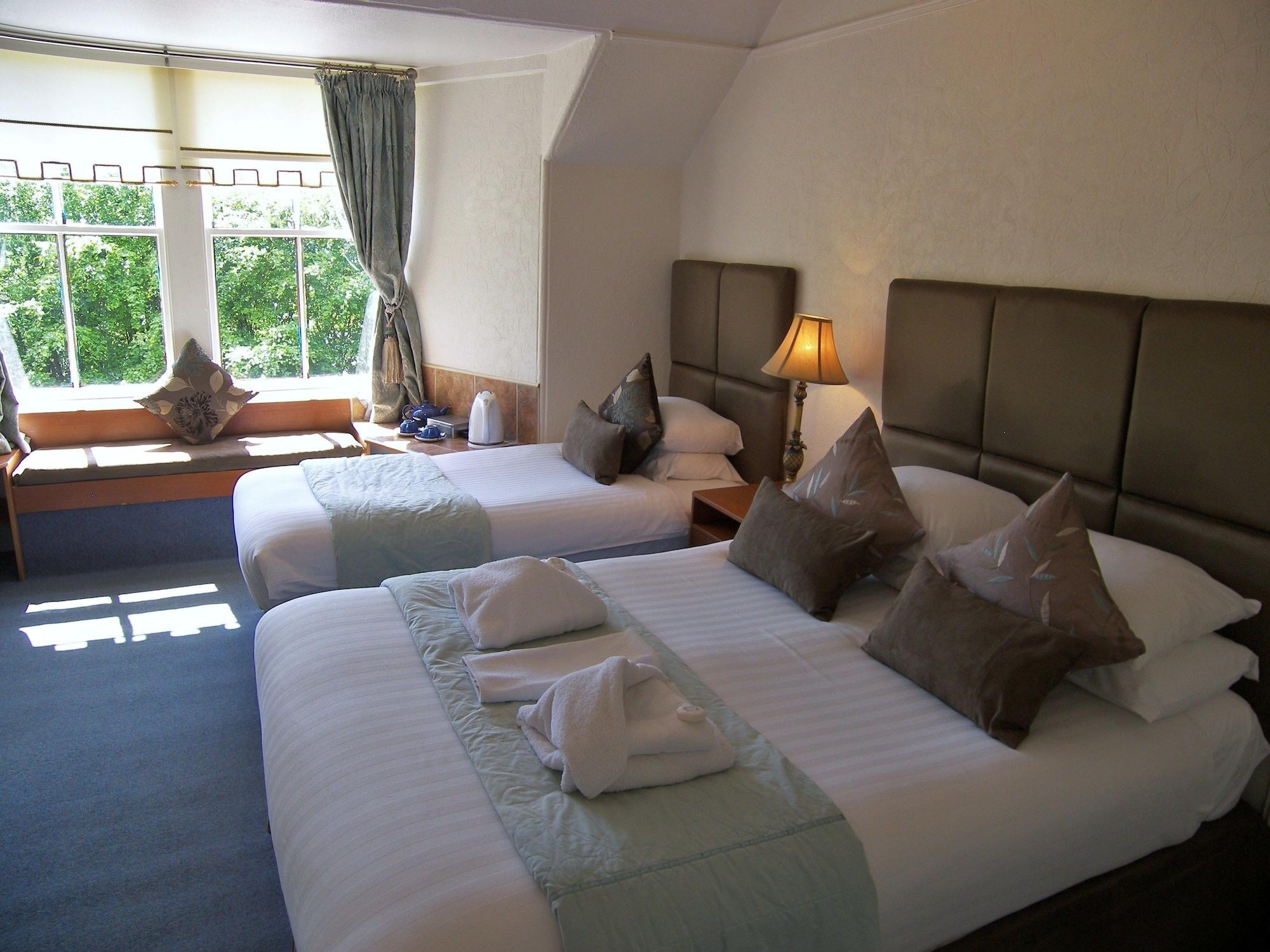 Rosemount Hotel Питлохри Екстериор снимка